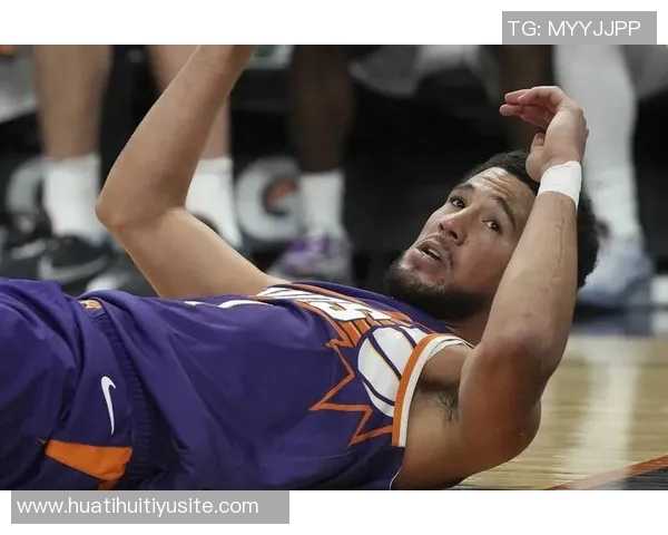 奥特谈三分犯规争议裁判称布克触碰詹姆斯手腕我未能清晰观察到 奥特谈三分犯规争议裁判称布克触碰詹姆斯手腕我未能清晰观察到